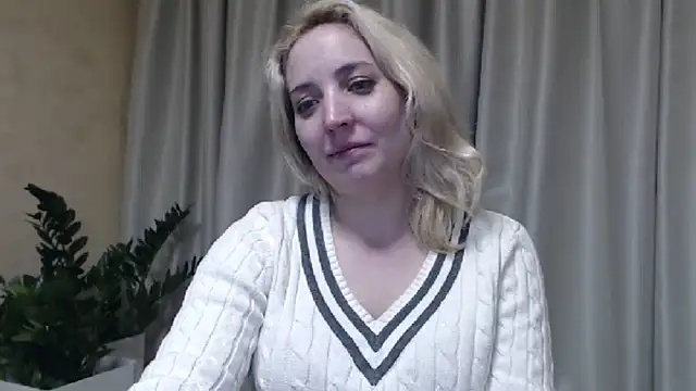 Snapshot of sweetpussy chatting on 02-23-25, 04:13 sweetpussy online show from 02-23-25, 04:13