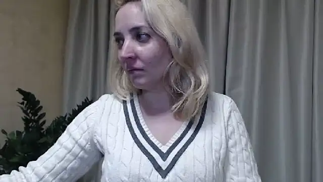 Snapshot of sweetpussy chatting on 02-23-25, 10:20 sweetpussy online show from 02-23-25, 10:20