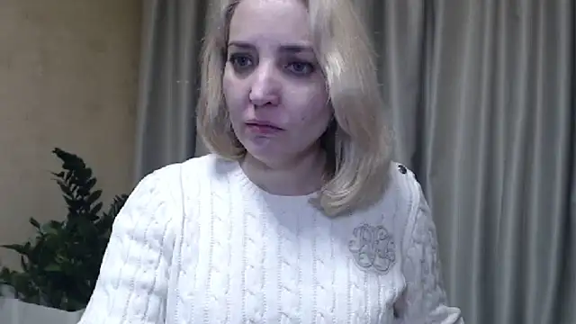 Snapshot of sweetpussy chatting on 02-25-25, 04:00 sweetpussy online show from 02-25-25, 04:00