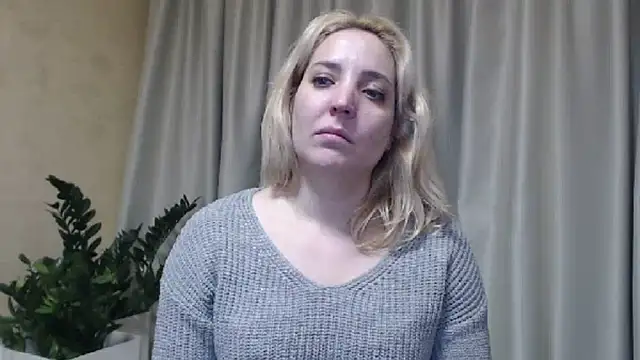 Snapshot of sweetpussy chatting on 02-28-25, 04:53 sweetpussy online show from 02-28-25, 04:53