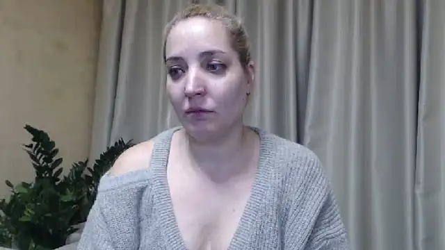 Snapshot of sweetpussy chatting on 03-01-25, 03:49 sweetpussy online show from 03-01-25, 03:49