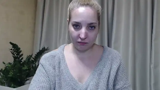 Snapshot of sweetpussy chatting on 03-01-25, 07:04 sweetpussy online show from 03-01-25, 07:04