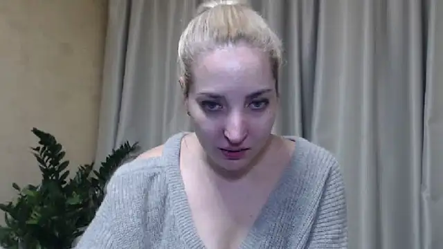 Snapshot of sweetpussy chatting on 03-01-25, 10:10 sweetpussy online show from 03-01-25, 10:10