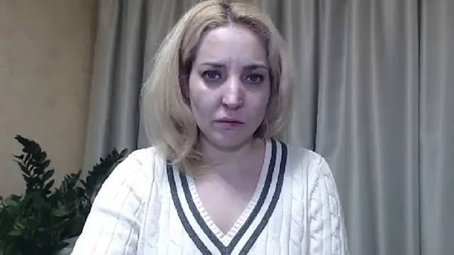 Snapshot of sweetpussy chatting on 03-02-25, 01:38 sweetpussy online show from 03-02-25, 01:38