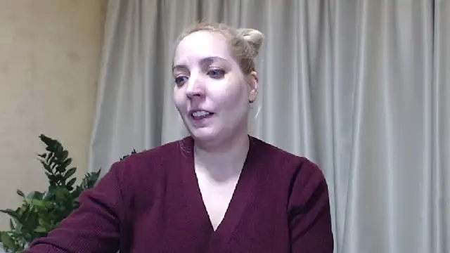 Snapshot of sweetpussy chatting on 03-11-25, 04:18 sweetpussy online show from 03-11-25, 04:18