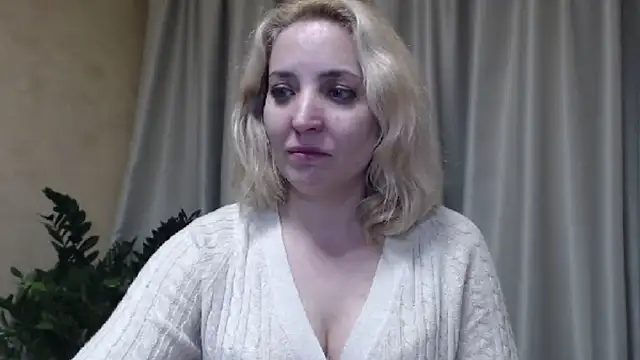 Snapshot of sweetpussy chatting on 03-15-25, 05:59 sweetpussy online show from 03-15-25, 05:59