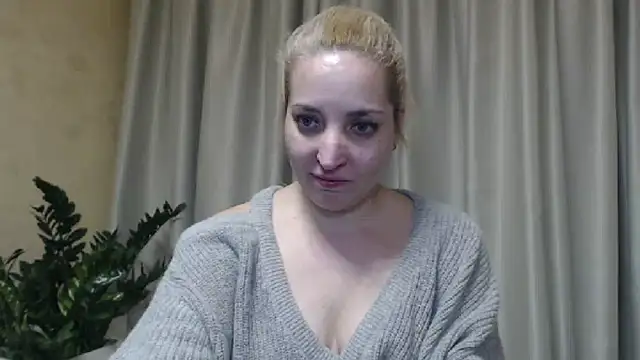 Snapshot of sweetpussy chatting on 03-19-25, 06:34 sweetpussy online show from 03-19-25, 06:34