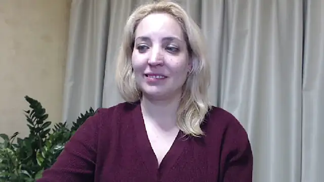 Snapshot of sweetpussy chatting on 03-21-25, 09:23 sweetpussy online show from 03-21-25, 09:23