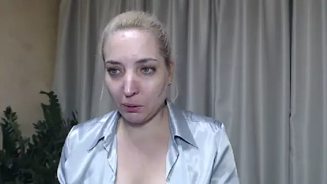 Snapshot of sweetpussy chatting on 09-19-25, 02:40 sweetpussy online show from 09-19-25, 02:40