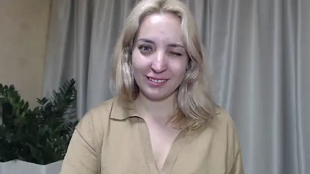 Snapshot of sweetpussy chatting on 10-03-25, 02:03 sweetpussy online show from 10-03-25, 02:03