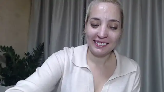 Snapshot of sweetpussy chatting on 10-04-25, 02:59 sweetpussy online show from 10-04-25, 02:59