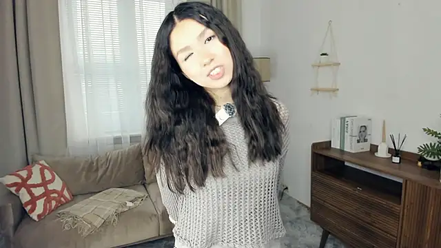 LonaLongsdorf online show from 01-12-26, 08:41