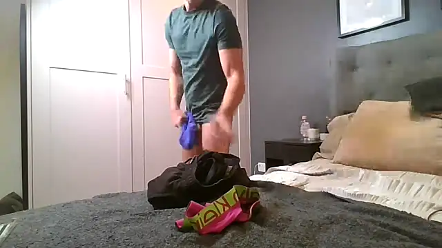 Snapshot of jack-the-dad chatting on 12-04-25, 09:01 jack-the-dad online show from 12-04-25, 09:01