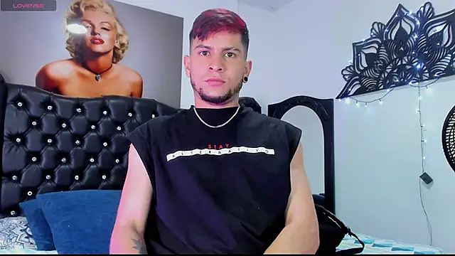 vaalentiino online show from 12-19-25, 05:42