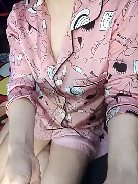 Snapshot of Alone_nothing chatting on 12-20-25, 05:09 Alone nothing online show from 12-20-25, 05:09