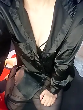 Snapshot of Alone_nothing chatting on 02-11-26, 03:28 Alone nothing online show from 02-11-26, 03:28