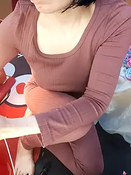 Snapshot of Alone_nothing chatting on 02-12-26, 04:35 Alone nothing online show from 02-12-26, 04:35