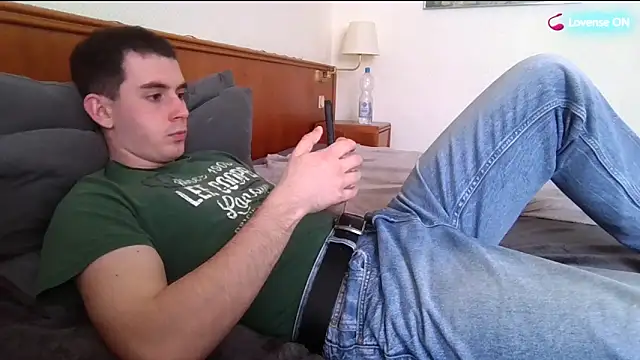 Snapshot of Tommy_Lidds chatting on 03-25-26, 02:12 Tommy Lidds online show from 03-25-26, 02:12