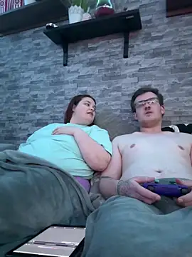 Snapshot of Daddy414Mommy chatting on 12-22-25, 07:00 Daddy414Mommy online show from 12-22-25, 07:00