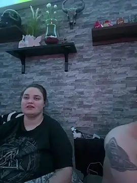 Snapshot of Daddy414Mommy chatting on 02-13-26, 03:24 Daddy414Mommy online show from 02-13-26, 03:24