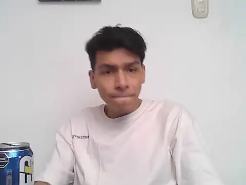 Patrick3 5556 online show from 12-16-25, 08:36