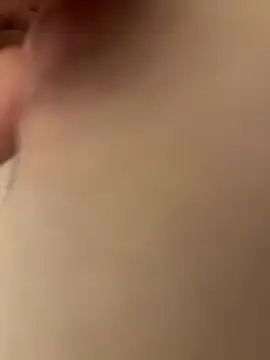 Snapshot of Anhh_Ann chatting on 12-16-25, 02:22 Anhh Ann online show from 12-16-25, 02:22