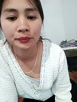 Snapshot of Him_MountainGirl chatting on 12-20-25, 01:56 Him MountainGirl online show from 12-20-25, 01:56