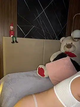 ValentinaEliot online show from 12-16-25, 01:10