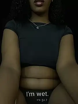 Snapshot of Thick_Lucia chatting on 12-18-25, 06:36 Thick Lucia online show from 12-18-25, 06:36