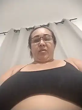 Nini Love  online show from 04-14-26, 05:02