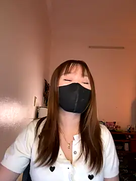 Snapshot of Miumeo20 chatting on 12-15-25, 04:00 Miumeo20 online show from 12-15-25, 04:00