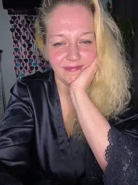 Snapshot of JenniferCarmen chatting on 02-16-26, 09:11 JenniferCarmen online show from 02-16-26, 09:11