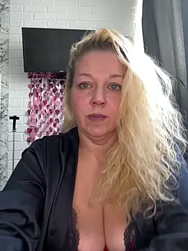 Snapshot of JenniferCarmen chatting on 02-24-26, 08:01 JenniferCarmen online show from 02-24-26, 08:01