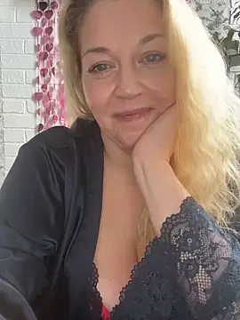 Snapshot of JenniferCarmen chatting on 03-02-26, 05:08 JenniferCarmen online show from 03-02-26, 05:08