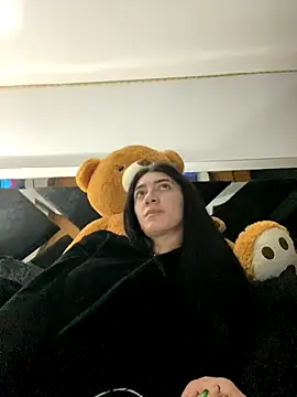 Snapshot of Moon_Magic666 chatting on 12-16-25, 05:01 Moon Magic666 online show from 12-16-25, 05:01