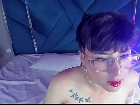 LyamMarven01 online show from 12-23-25, 04:43