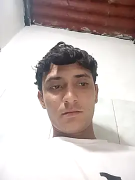 Snapshot of maikel23grande chatting on 12-14-25, 04:29 maikel23grande online show from 12-14-25, 04:29