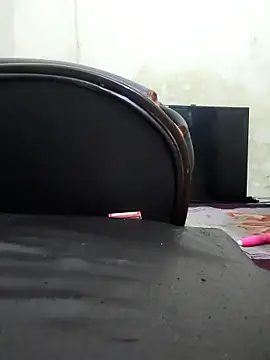 UP-Girl online show from 12-22-25, 07:16