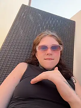 FionaMurr online show from 12-22-25, 02:19