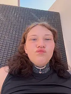 FionaMurr online show from 12-23-25, 02:09