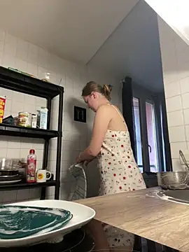 Snapshot of Vikml166 chatting on 03-16-26, 07:23 Vikml166 online show from 03-16-26, 07:23