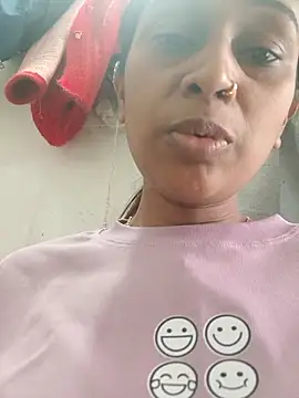 nehakapoor89 online show from 12-15-25, 08:07