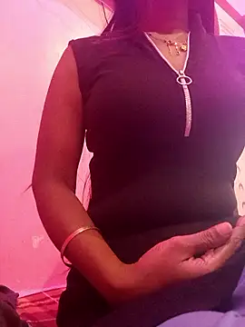 nehakapoor89 online show from 12-19-25, 09:05