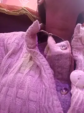 nehakapoor89 online show from 12-20-25, 08:32