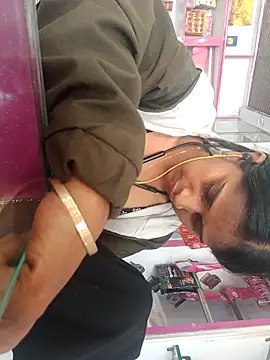 nehakapoor89 online show from 02-21-26, 06:36