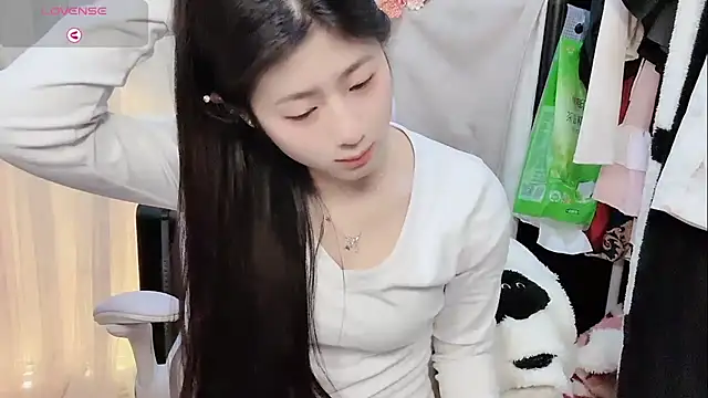 Snapshot of Yvonne-07 chatting on 01-05-26, 08:56 Yvonne-07 online show from 01-05-26, 08:56