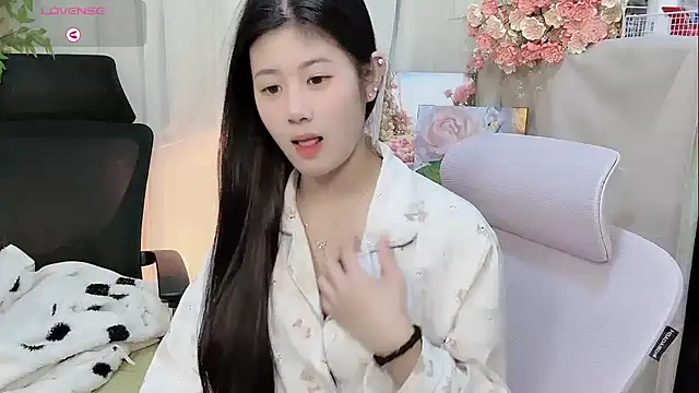 Snapshot of Yvonne-07 chatting on 01-08-26, 12:40 Yvonne-07 online show from 01-08-26, 12:40