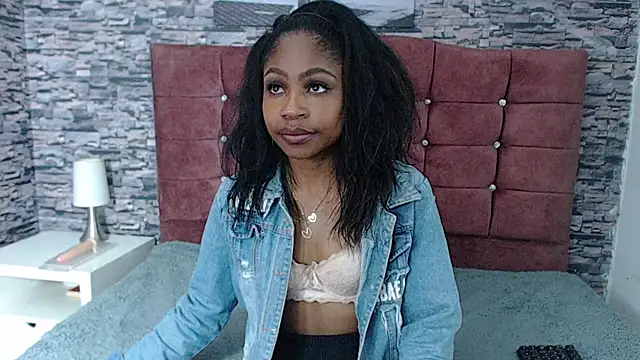 Snapshot of LiaJhonsons chatting on 12-16-25, 08:14 LiaJhonsons online show from 12-16-25, 08:14