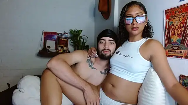 Snapshot of SweetEmxxx chatting on 02-12-26, 02:50 SweetEmxxx online show from 02-12-26, 02:50