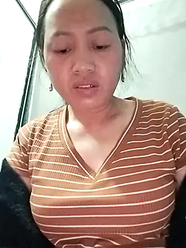 Snapshot of Luckyy03 chatting on 12-15-25, 10:25 Luckyy03 online show from 12-15-25, 10:25